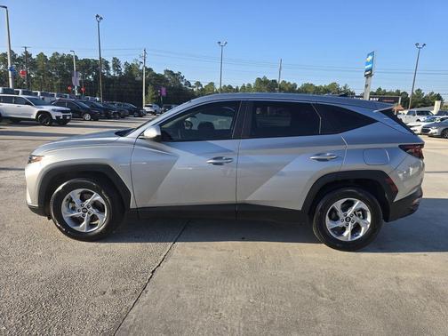 2024 Hyundai TUCSON SE
