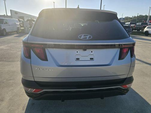 2024 Hyundai TUCSON SE