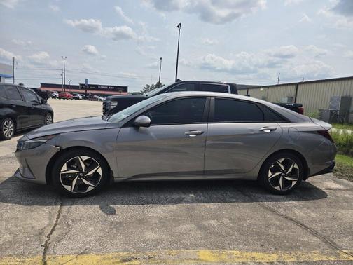 Metal 2023 Hyundai ELANTRA SEL