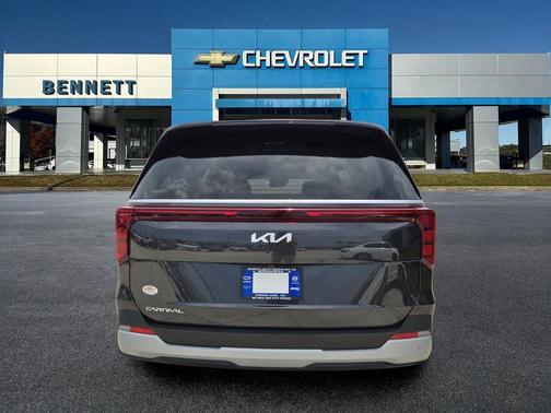Metal 2025 Kia Carnival LXS