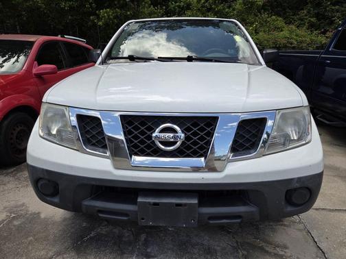 Glacier White 2014 Nissan Frontier S