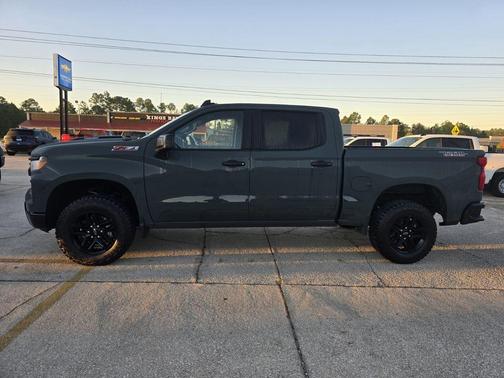 2025 Chevrolet Silverado 1500 Custom Trail Boss