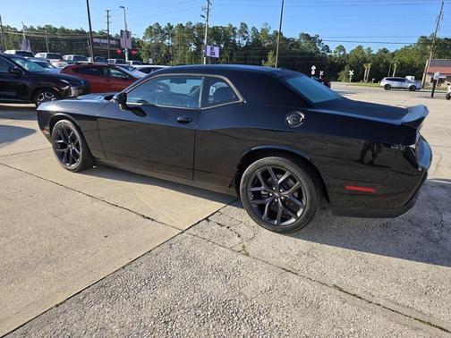 2022 Dodge Challenger SXT