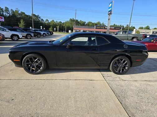 2022 Dodge Challenger SXT