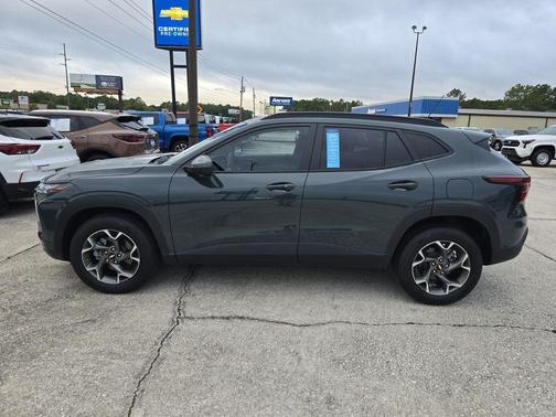 2025 Chevrolet Trax LT