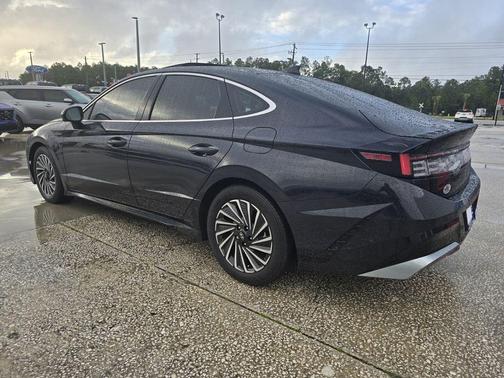 2024 Hyundai SONATA Hybrid Limited