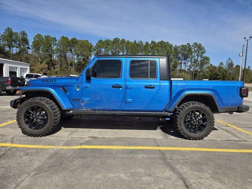 2023 Jeep Gladiator Sport