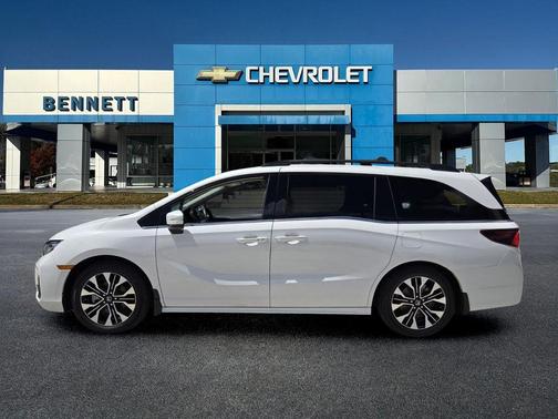 White 2025 Honda Odyssey Elite
