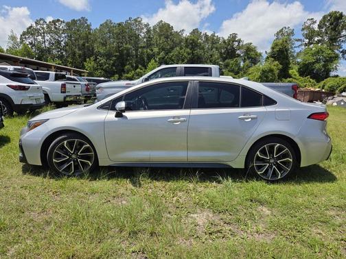 Classic Silver Metallic 2020 Toyota Corolla SE