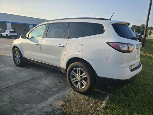 2017 Chevrolet Traverse 2LT