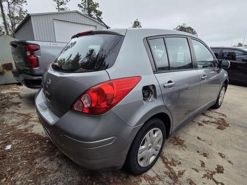 2011 Nissan Versa 1.8 S