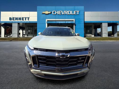Green 2026 Chevrolet Equinox AWD ACTIV