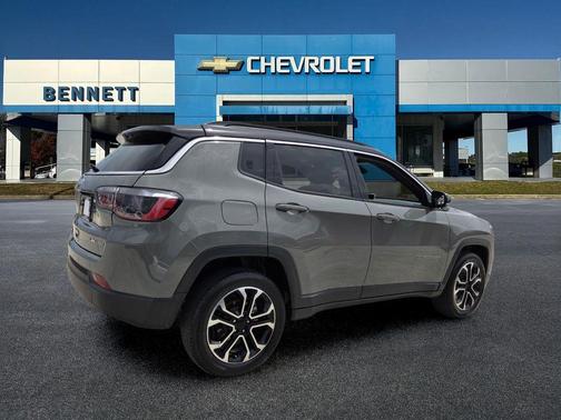 Sting Gray Clearcoat 2024 Jeep Compass Limited