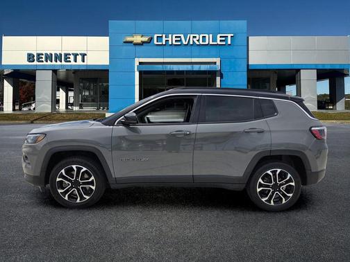 Sting Gray Clearcoat 2024 Jeep Compass Limited