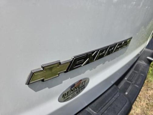 Summit White 2022 Chevrolet Express 3500 LS