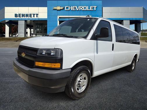 Summit White 2022 Chevrolet Express 3500 LS