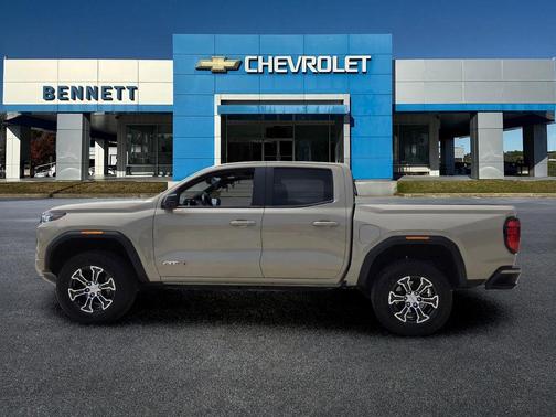 Desert Sand Metallic 2024 GMC Canyon AT4