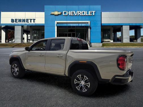 Desert Sand Metallic 2024 GMC Canyon AT4