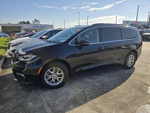 2022 Chrysler Pacifica Touring-L