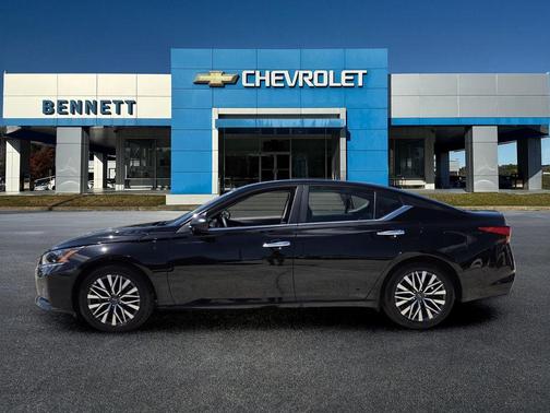 Black 2025 Nissan Altima SV