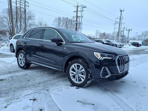 2023 Audi Q3 Premium 45 TFSI S line quattro Tiptronic