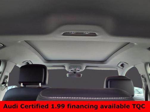 2022 Audi e-tron Premium Plus