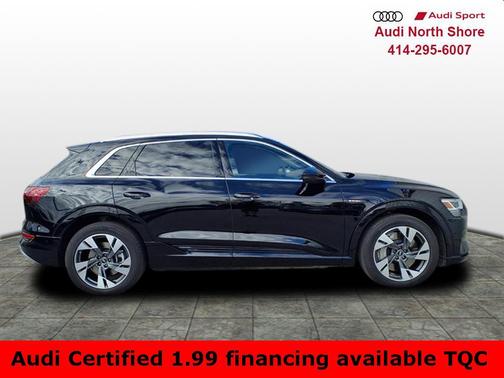 2022 Audi e-tron Premium Plus