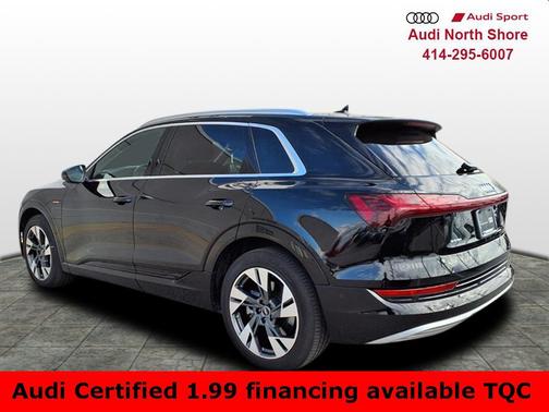 2022 Audi e-tron Premium Plus