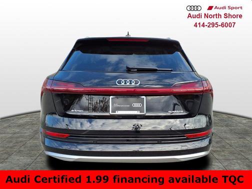 2022 Audi e-tron Premium Plus