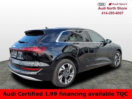 2022 Audi e-tron Premium Plus