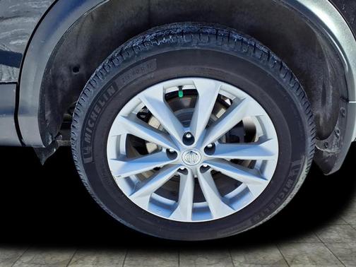 2017 Nissan Rogue Sport SV