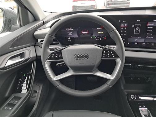2025 Audi Q6 e-tron Premium quattro