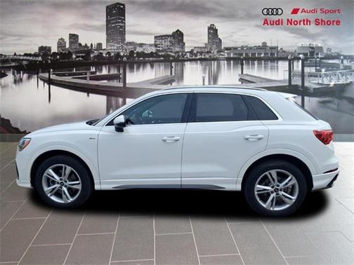 2022 Audi Q3 45 S line Premium