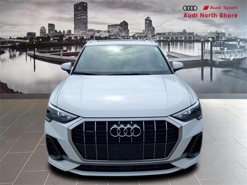 2022 Audi Q3 45 S line Premium