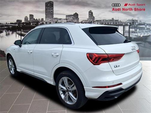 2022 Audi Q3 45 S line Premium