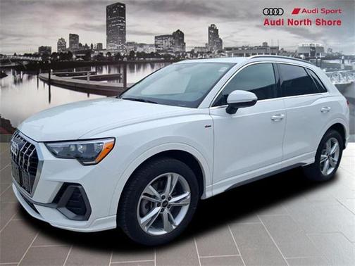 2022 Audi Q3 45 S line Premium