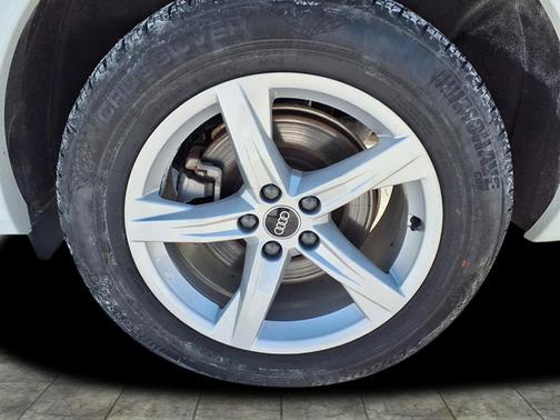 2022 Audi Q5 40 Premium