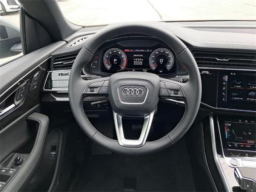 2025 Audi Q8 55 Premium Plus