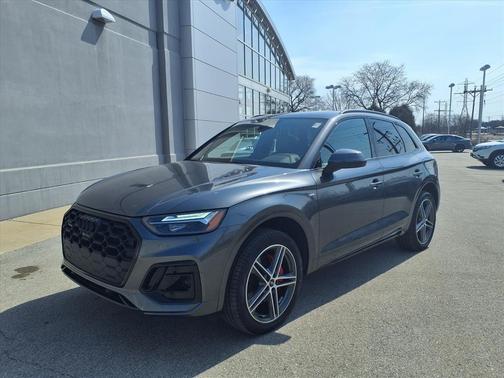 Daytona Gray Pearl 2024 Audi Q5 e 55 S line Premium Plus