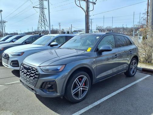 Daytona Gray Pearl 2024 Audi Q5 e 55 S line Premium Plus