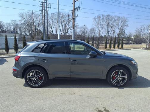 Daytona Gray Pearl 2024 Audi Q5 e 55 S line Premium Plus