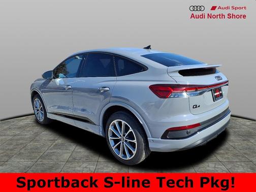 2022 Audi e-tron Premium Plus