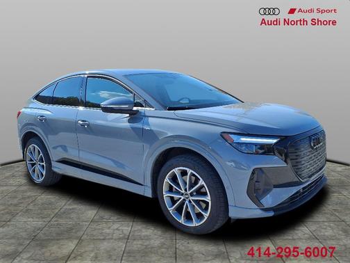 2022 Audi e-tron Premium Plus