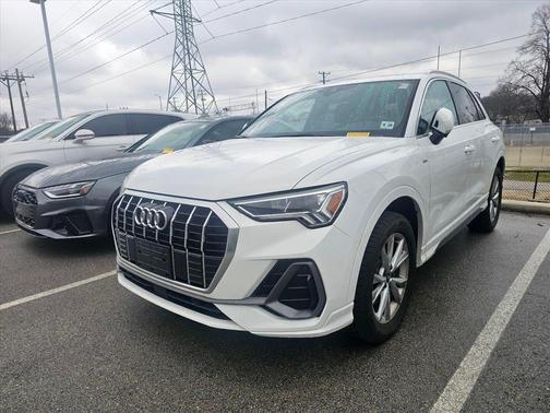Ibis White 2023 Audi Q3 Premium 45 TFSI S line quattro Tiptronic