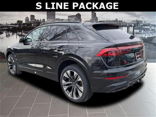 2025 Audi Q8 55 Premium Plus