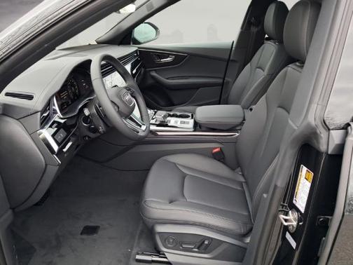 2025 Audi Q8 55 Premium Plus