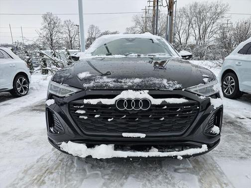 2024 Audi Q8 e-tron Premium Plus