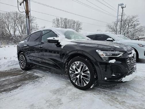 2024 Audi Q8 e-tron Premium Plus