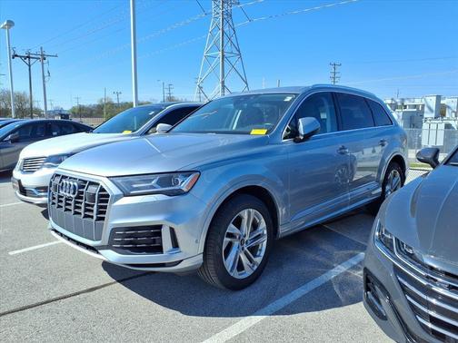 Satellite Silver Metallic 2023 Audi Q7 55 Premium Plus