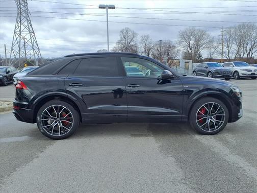 Orca Black Metallic 2021 Audi Q8 55 Prestige